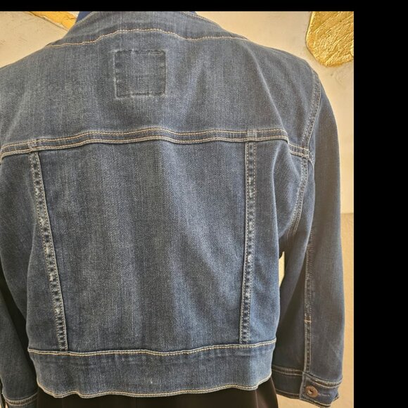 Torrid Crop Denim Jacket - Picture 4 of 7